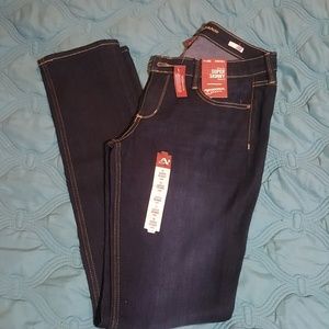 NWT Arizona Super Skinny jeans